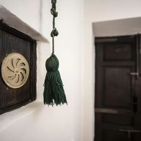 La Casa Amarilla Enebro * 阿尔巴拉辛