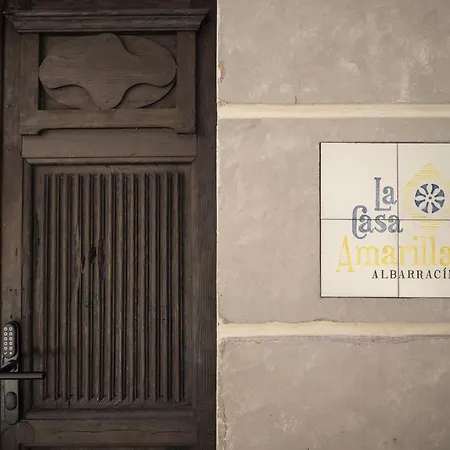 La Casa Amarilla Enebro Apartmán *