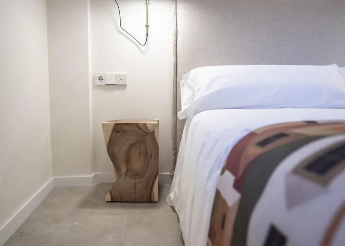 La Casa Amarilla Enebro * 阿尔巴拉辛