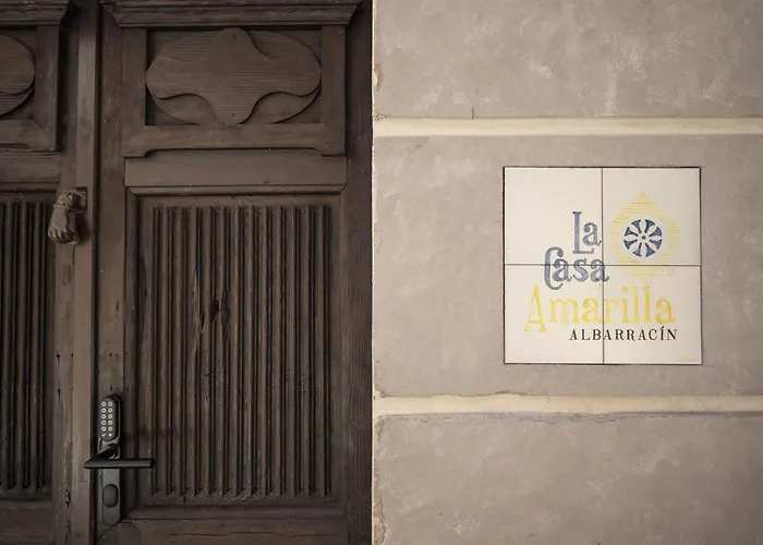 La Casa Amarilla Enebro 公寓 *